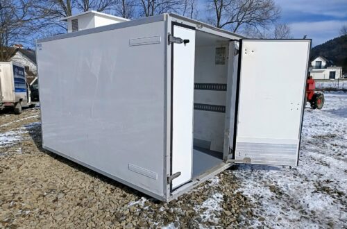KOMORA CHŁODNICZA IZOTERMICZNA ZEWNETRZNA